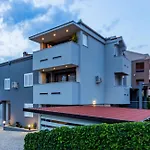 Katina Apartment With Private Pool