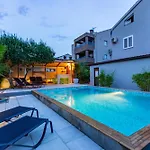 Katina Apartment With Private Pool