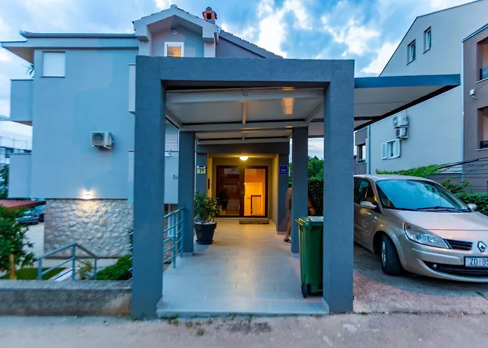 Katina Apartment With Private Pool