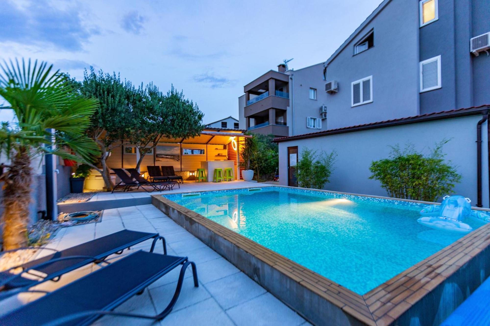 Katina Apartment With Private Pool