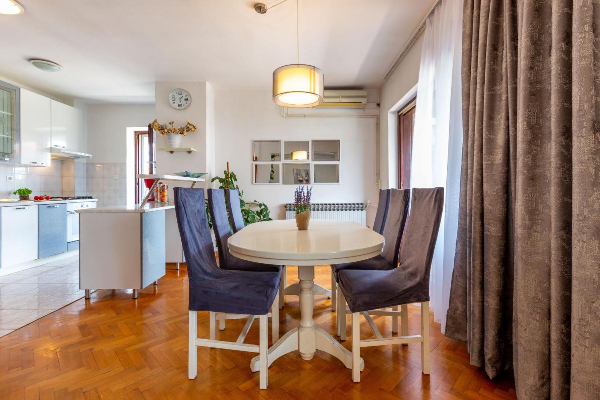 Apartment Katina Apartment With Private Pool Zadar