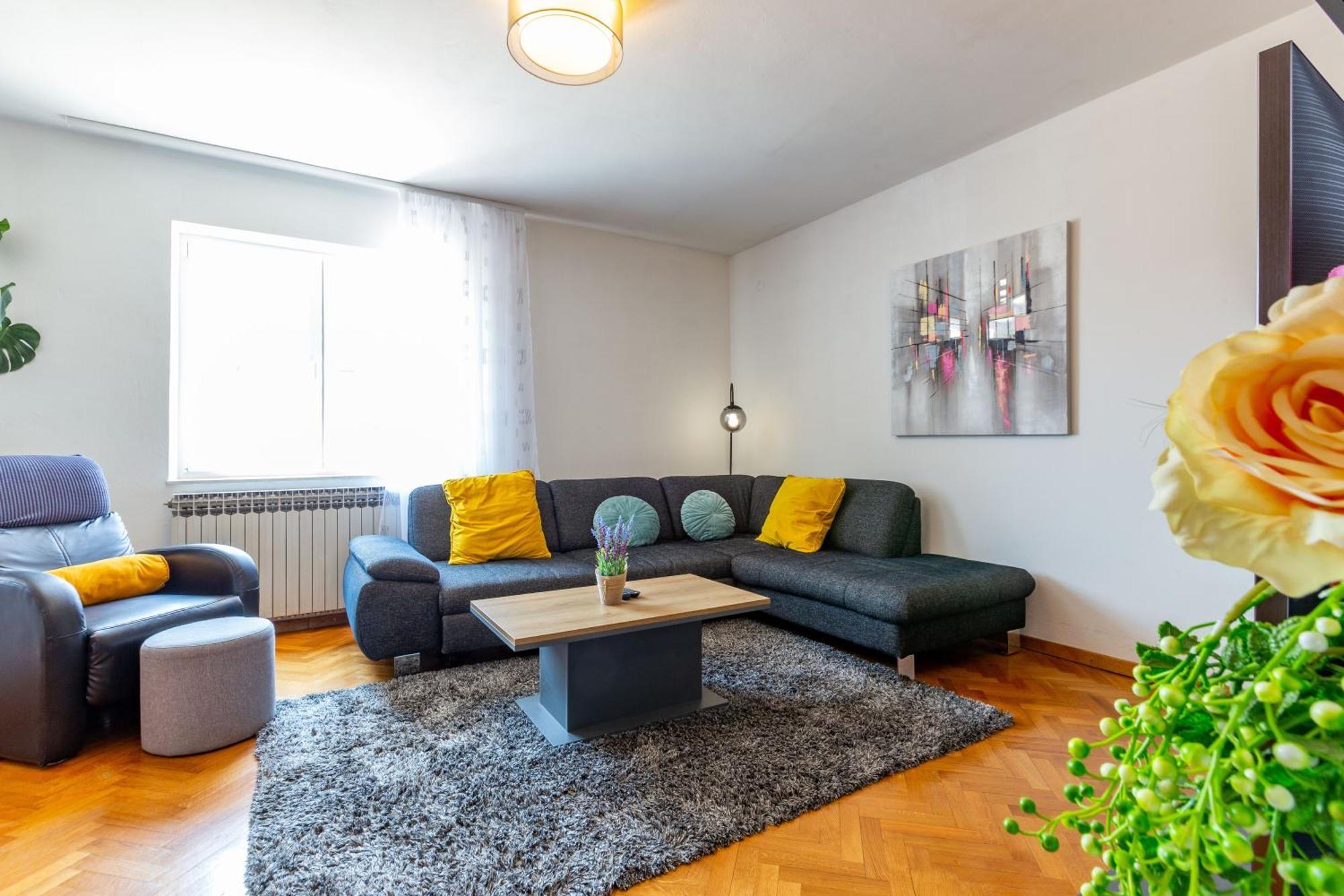 Apartment Katina Apartment With Private Pool Zadar
